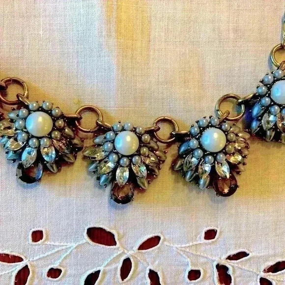 UNIQUE FLOWER NECKLACE - ADJUSTABLE - Picture 4 of 5